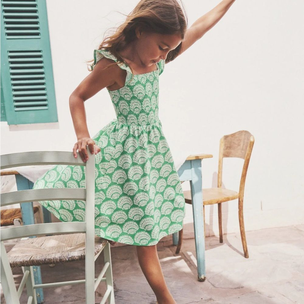 Boden Shirred Jersey Dress
Pea Green Seashells‎ Youth NWT in packaging
